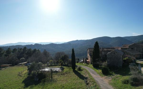 Maison à vendre    4 pièces •  Lablachère