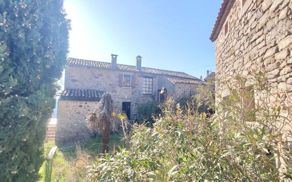 Maison à vendre    4 pièces •  Lablachère