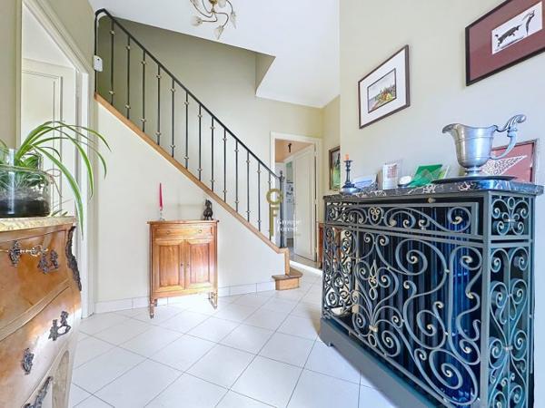 Maison mitoyenne 1 côté Roubaix 172 m²