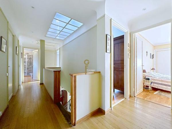 Maison mitoyenne 1 côté Roubaix 172 m²