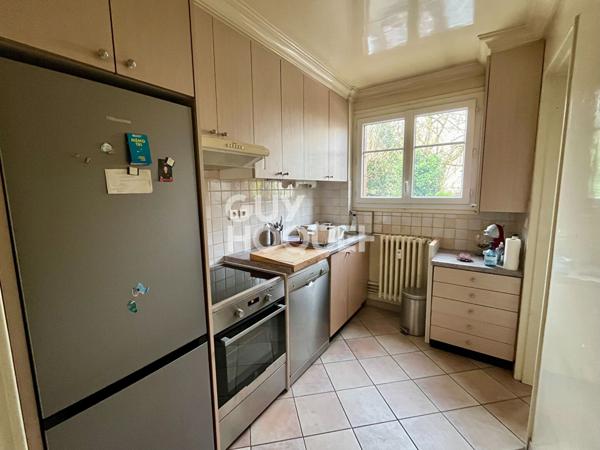 Appartement 3 pièces lumineux avec véranda, garage ? Proche RER E et centre-ville