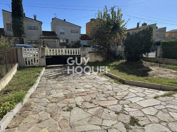 CARCASSONNE - Maison 3 chambres, garage sur terrain 250 m²