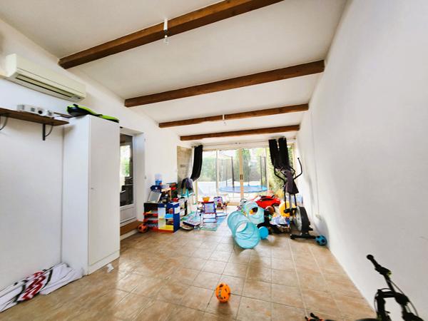 VEDENE - AVIGNON - MAISON A VENDRE DE 170 M² SURFACE HABITABLE SUR UN TERRAIN DE 1000M² AVEC GARAGE PARKING ET ANNEXE