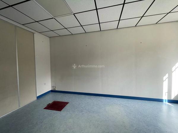 Location Local commercial 2 pièces 50 m2 à Villebon-sur-Yvette