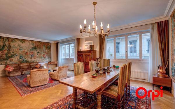 Appartement à vendre    6 pièces • 152 m2 Lyon 2