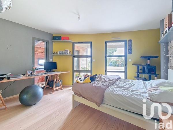 Maison 8 pièces de 235 m² à Plougonvelin (29217)