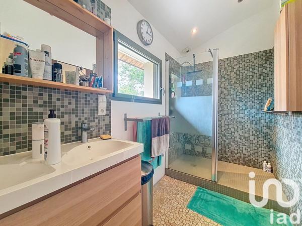 Maison 8 pièces de 235 m² à Plougonvelin (29217)