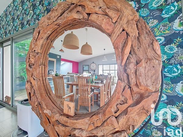 Maison 8 pièces de 235 m² à Plougonvelin (29217)