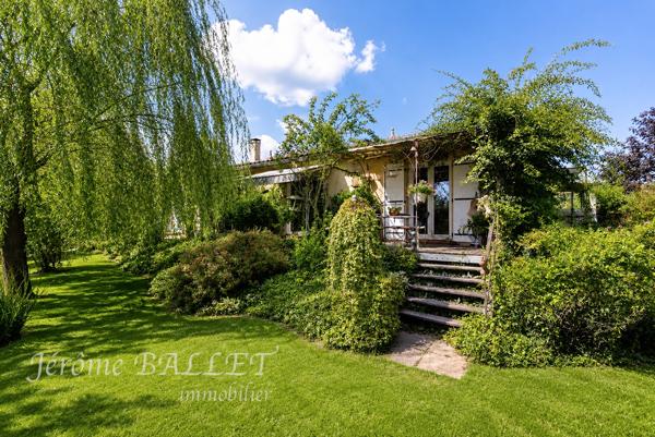 Maison
         8 pièces
        - 146 m² 280 000 € *