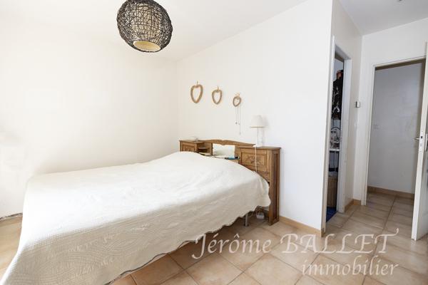 Maison
         8 pièces
        - 146 m² 280 000 € *