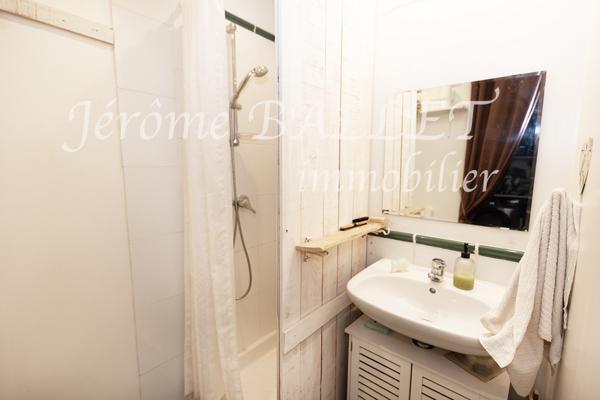 Maison
         8 pièces
        - 146 m² 280 000 € *