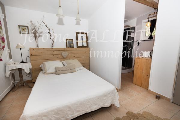 Maison
         8 pièces
        - 146 m² 280 000 € *