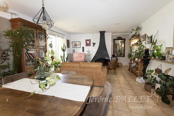 Maison
         8 pièces
        - 146 m² 280 000 € *
