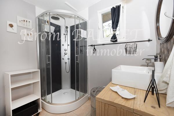 Maison
         8 pièces
        - 146 m² 280 000 € *