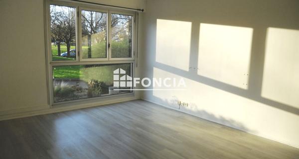 Location Studio 30.36 m² - Les Ulis 91940