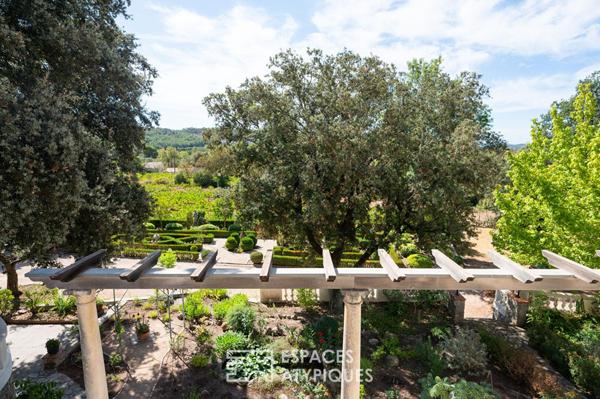 Domaine avec vignes oliveraie et annexes