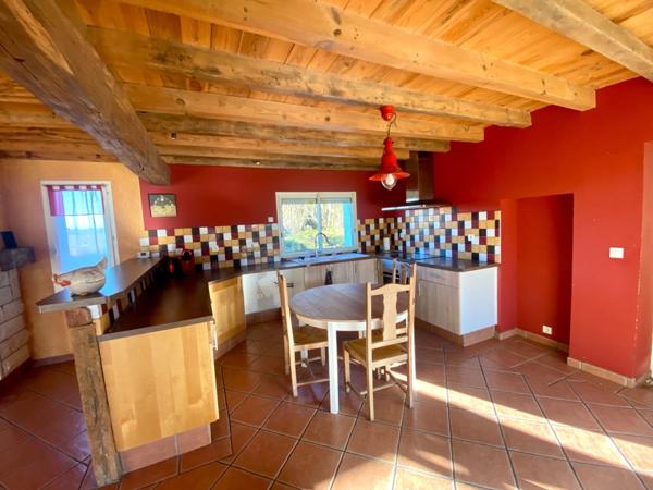 Fermette de charme de 6 pièces (DPE C/A) avec dépendances sur terrain de 8000M2 à GRENADE SUR L'ADOUR (40)