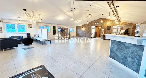 À vendre Local commercial 150 m² - Meythet 74960