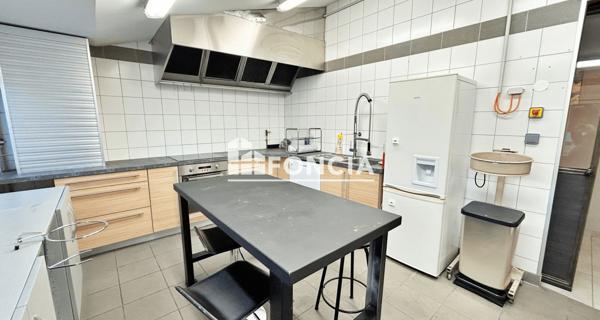 À vendre Local commercial 150 m² - Meythet 74960