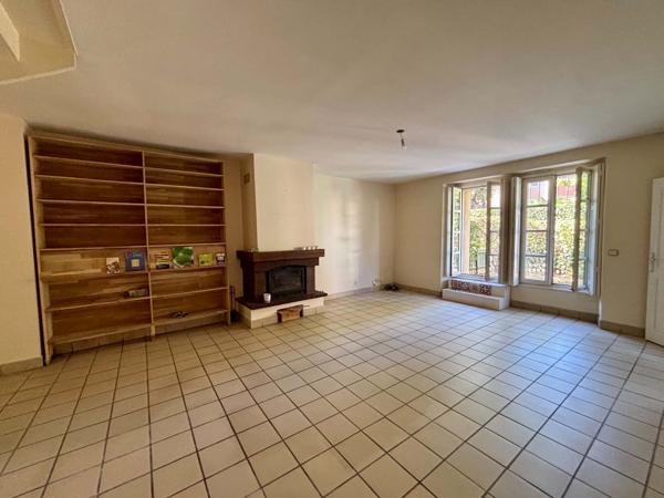 Maison
         6 pièces
        - 127 m² 725 000 €*