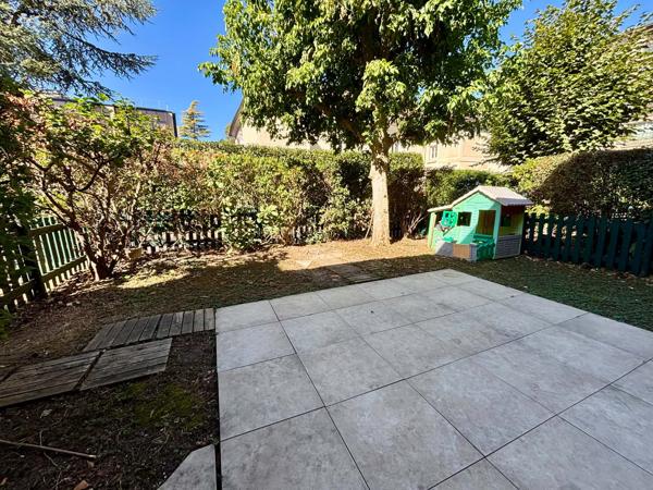 Maison
         6 pièces
        - 127 m² 725 000 €*