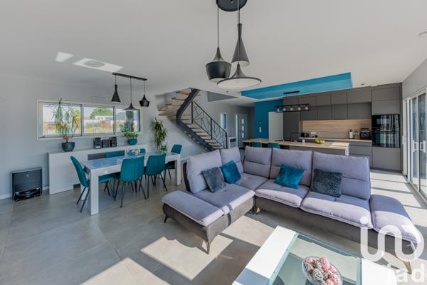 Maison à vendre 8 pièces 181 m² Saint-Cyr-sur-Loire