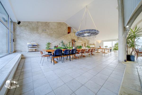 EXCLUSIVITÉ // PROPRIÉTÉ D'EXCEPTION // PARC DE 1,5 HECTARES // 650 M2 (1165 m2 au sol) // PISCINE INTÉRIEURE // DÉPENDANCES // 1 395 000 