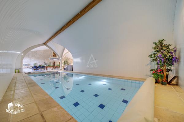 EXCLUSIVITÉ // PROPRIÉTÉ D'EXCEPTION // PARC DE 1,5 HECTARES // 650 M2 (1165 m2 au sol) // PISCINE INTÉRIEURE // DÉPENDANCES // 1 395 000 