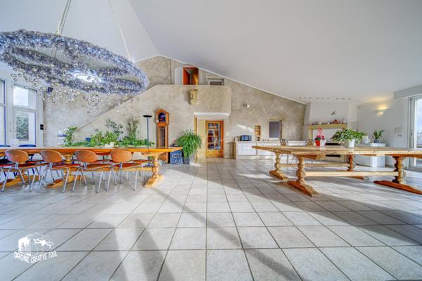 EXCLUSIVITÉ // PROPRIÉTÉ D'EXCEPTION // PARC DE 1,5 HECTARES // 650 M2 (1165 m2 au sol) // PISCINE INTÉRIEURE // DÉPENDANCES // 1 395 000 