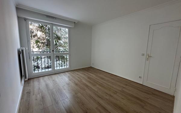 Appartement à vendre    4 pièces • 74,48 m2 Ris-Orangis