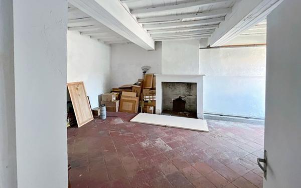 Maison à vendre    2 pièces •  Fleurance