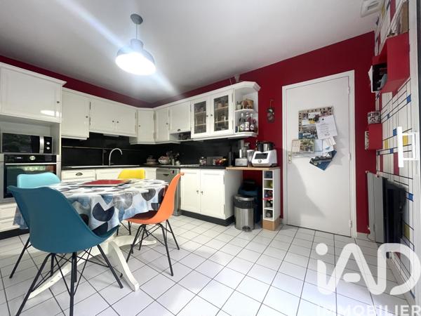 Maison à vendre 9 pièces 190 m² Le Mesnil-Saint-Denis