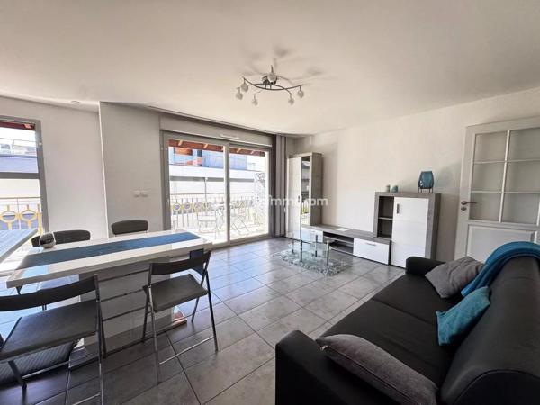 Vente                                                      Appartement
                        
                     4 pièces                      75 m2                     à Évian-les-Bains