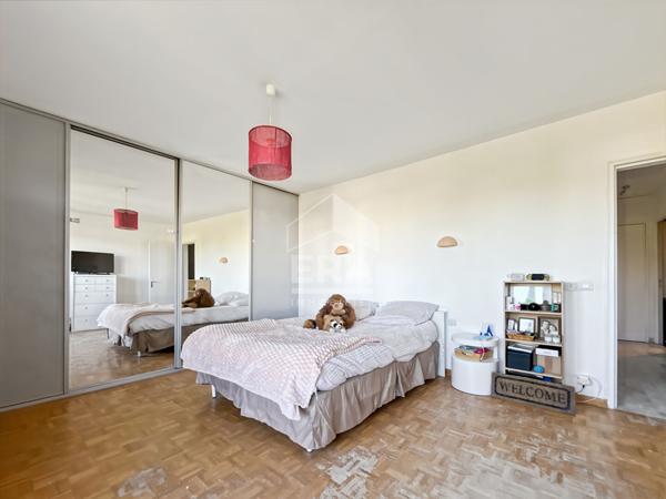 T4 103m2 à vendre - Terrasse, 2 places de parking - 13012