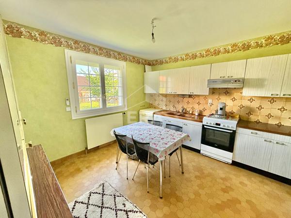 Maison avec sous-sol , situé à Saint Jean De Braye, 6 pièces, surface au sol 130m².