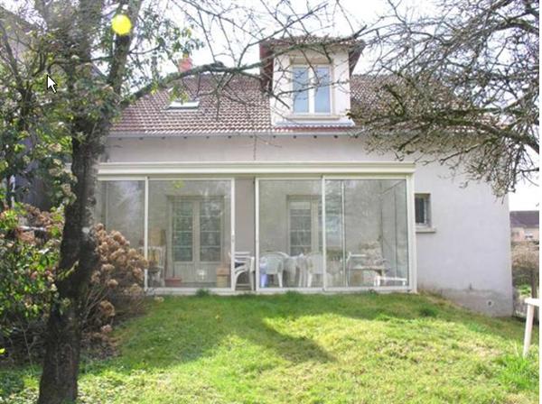 Saint-Léonard-de-Noblat (87400) À Saint-Léonard-De-Noblat, grande maison à acheter avec 6 pièces