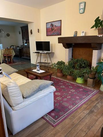 Saint-Léonard-de-Noblat (87400) À Saint-Léonard-De-Noblat, grande maison à acheter avec 6 pièces