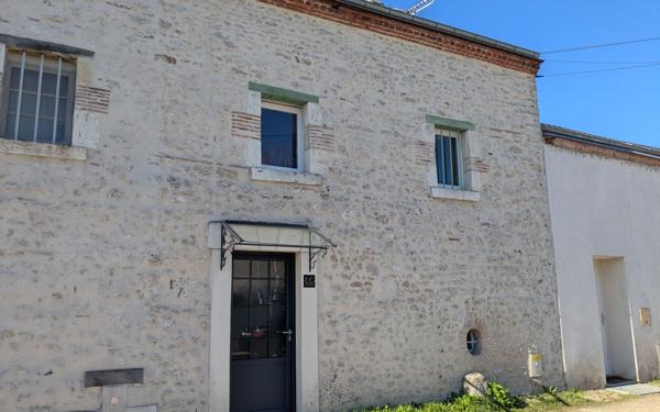 Maison à vendre    3 pièces • 85 m2 Ingré