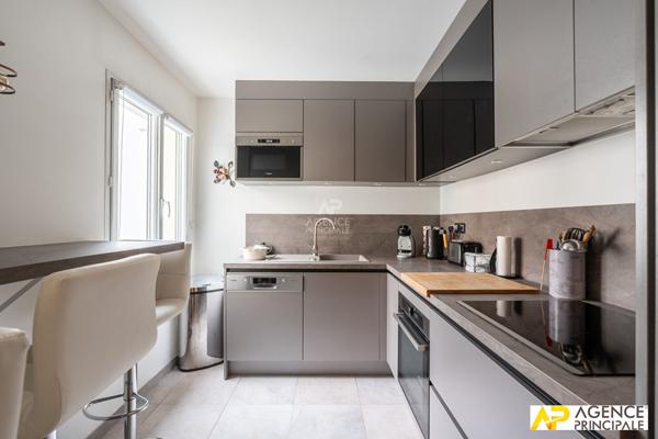 Appartement 5 pièce(s) 106 m2 Carrez - 125 m² au sol - Petit parc €719 000 ** - Référence 13537
