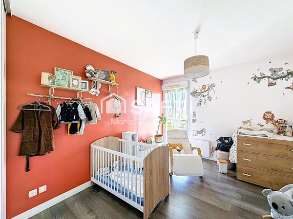 T3 avec balcon de 17 m²; parking PMR et ascenseur