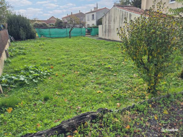 Terrain Surgeres Centre 250 m2