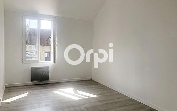 Appartement à louer    1 pièce •  Estrées-Saint-Denis