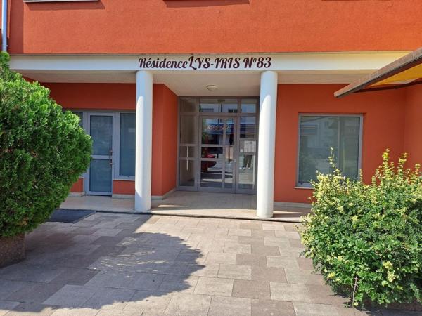 100M de la frontière