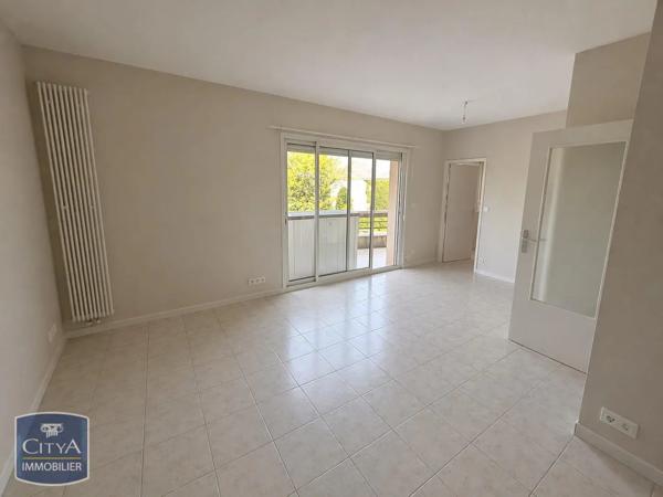 Appartement à louer 2 pièces 43m² Cholet (49300)