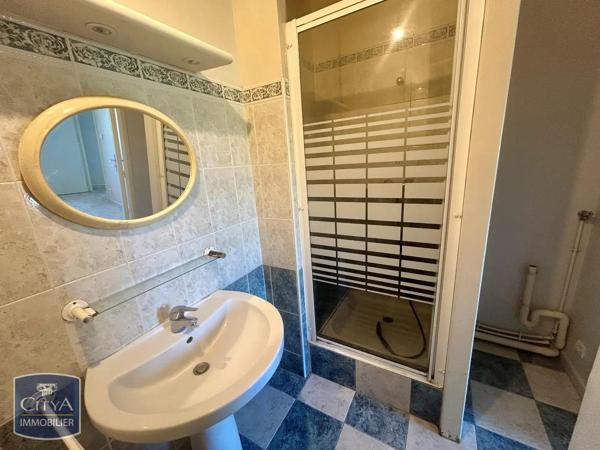 Appartement à louer 2 pièces 43m² Cholet (49300)
