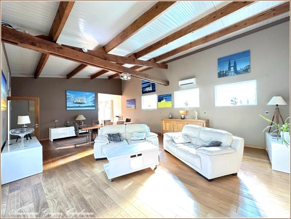 Chuisnes - 28190, à 1h20 de Paris - Propriété de 355 m² (séparable en deux maisons), jardin paysager, piscine chauffée