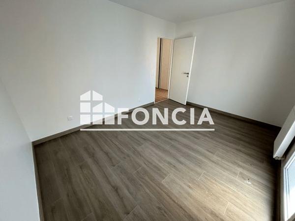 Location Appartement 2 pièces 44.18 m² - 69 RUE ROGER SALENGRO Amberieu En Bugey 01500