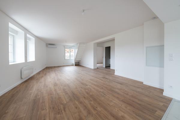 Duplex lumineux, volumes rares ,vue dégagée sur les champs