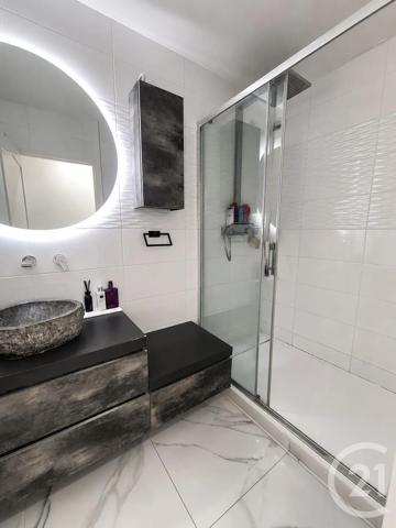 Appartement F4 à vendre  4 pièces - 99,58 m 2   LYON  - 69008