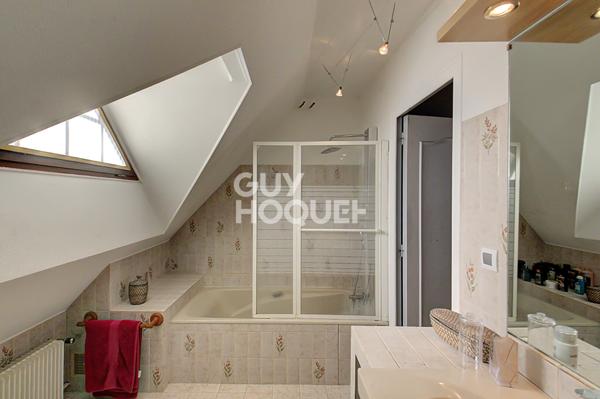 VENTE d'une maison T6 (150 m²) à Ruy Montceau